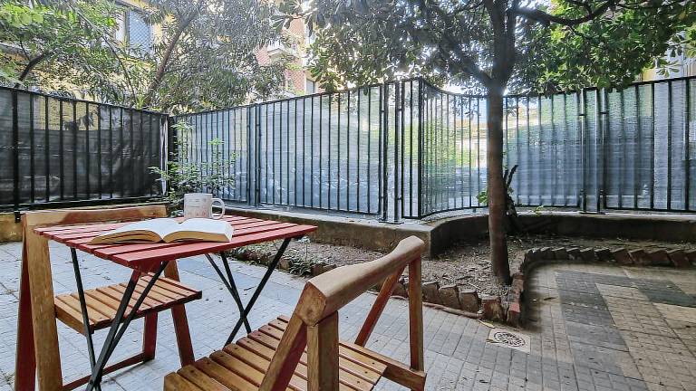 Apartment with yard | City view — photo 3