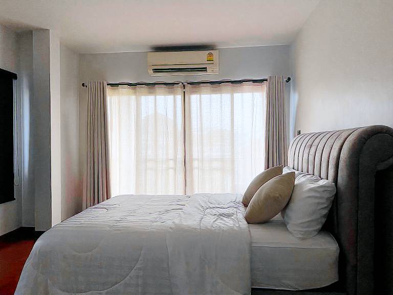 280 m&sup2; Ferienhaus