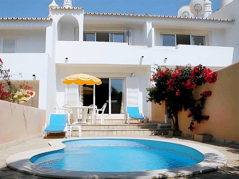 Family-friendly beautiful villa with patio & garden | Dogs allowed in Loulé
