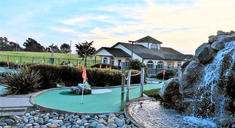 Emerald Dolphin Inn & Mini Golf — photo 3