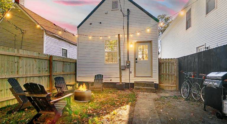 Vacation home | Dogs allowed in Evansville, IN