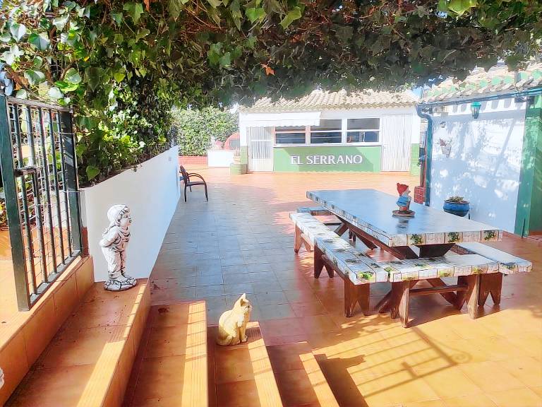 Child-friendly house with fast internet, private pool & yard | Mountain view | Pets allowed — photo 3