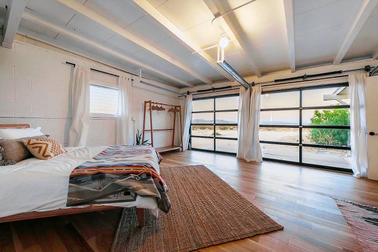 That Desert House - Hot Tub, lots of Privacy, High Design & Incredible Desert Views! — photo 4