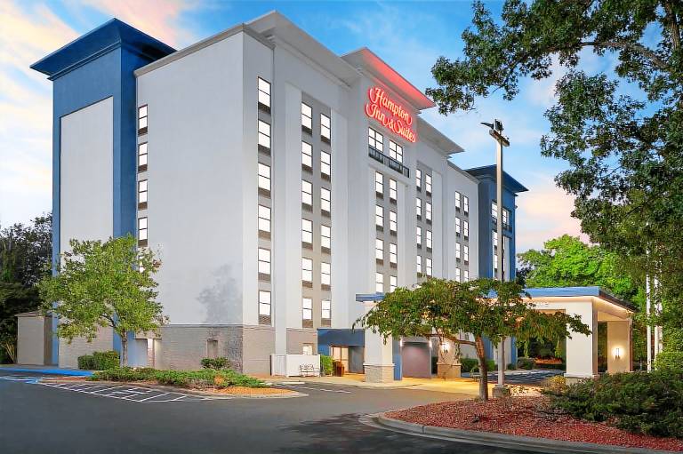 Hampton Inn & Suites Charlotte-Arrowood Rd. in Charlotte, NC