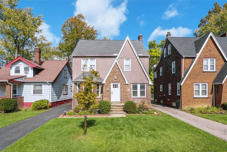 House  Beachwood