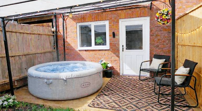 House with jacuzzi | Pet-friendly — photo 5