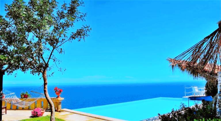 Holiday apartment with pool, yard & patio in Gagliano del Capo