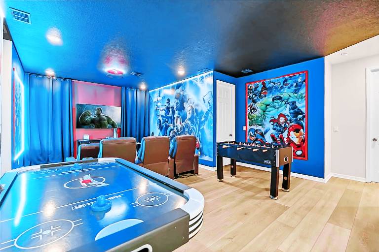 Vacation home with private pool, barbeque & jacuzzi — photo 3
