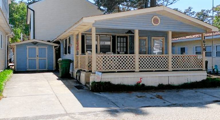 House | Dogs allowed in Garden City, SC