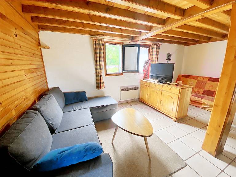 Cozy 55m² chalet, 8 people, garage, near slopes, pets allowed — photo 3