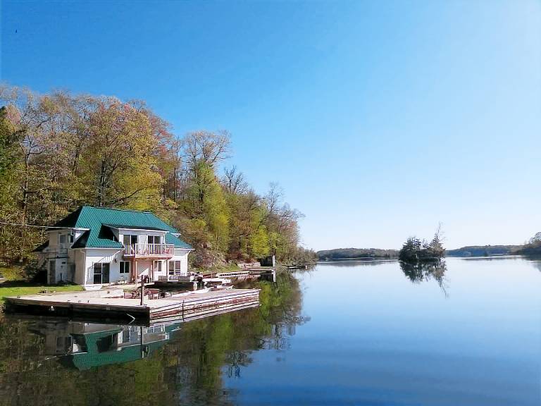 Lodge  Seeley's Bay