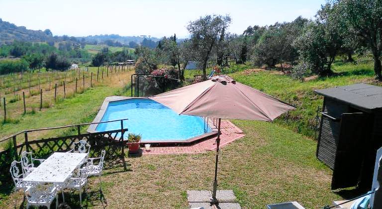 Family-friendly vacation home with yard, pool & BBQ | Dogs allowed — photo 3