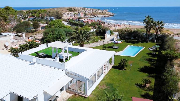 Villa "Miami Vieste" near Beach with Private Pool & Wi-Fi — photo 2