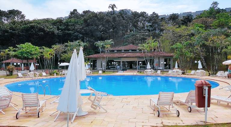 Rental apartment with pool in Guarujá