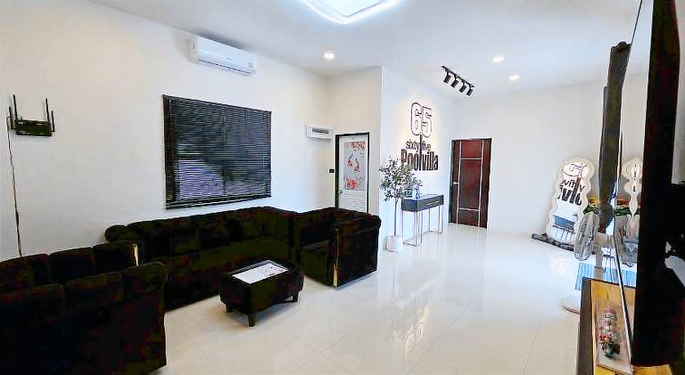 Villa with private pool & patio — photo 5