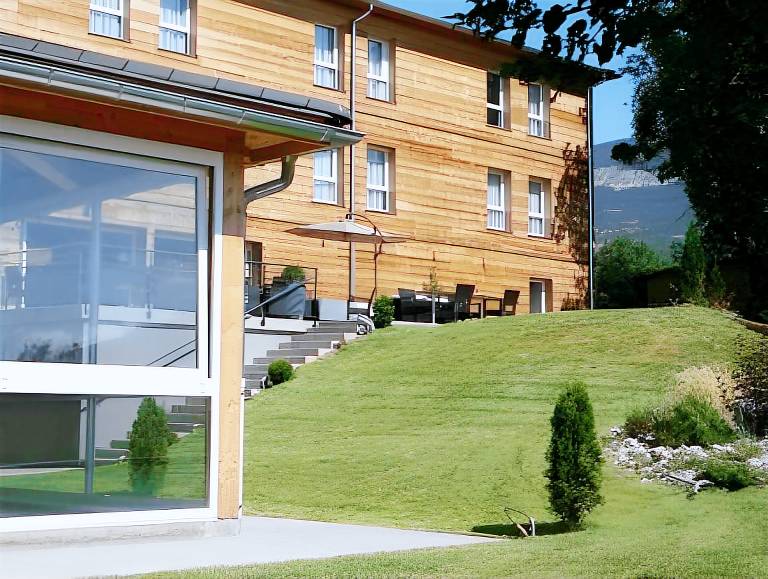 Ax Hotel Spa & Restaurant in Chorges