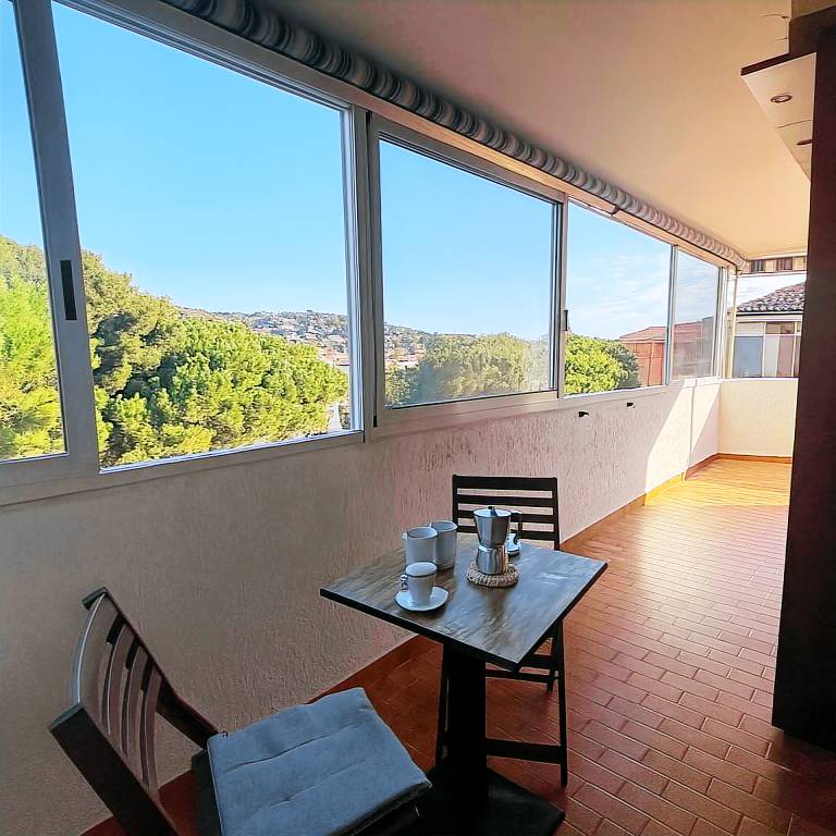 Apartment with patio — photo 2