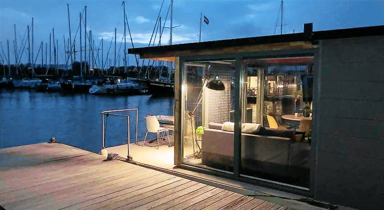 50 m&sup2; Hausboot