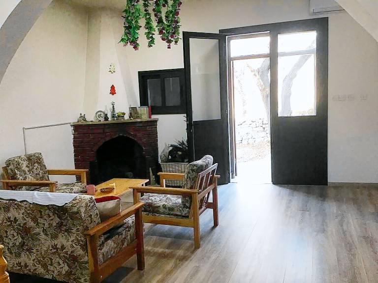 Relaxing old stone house in the village — photo 5