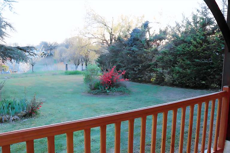 Vacation home with patio, yard & BBQ | Garden view — photo 5
