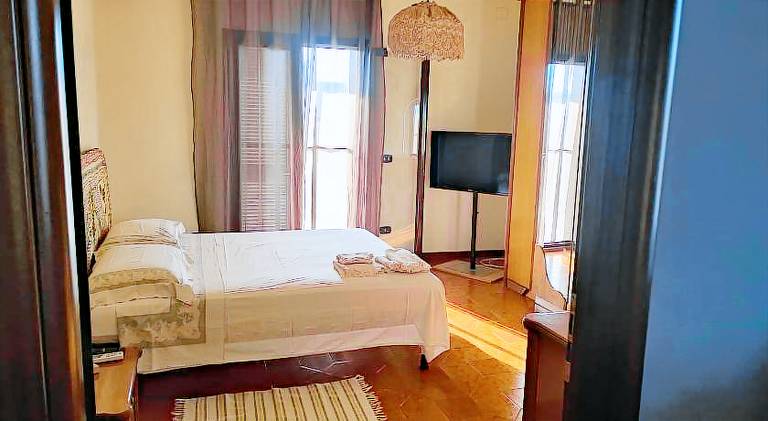 Apartment with 2 rooms for 5 persons — photo 2