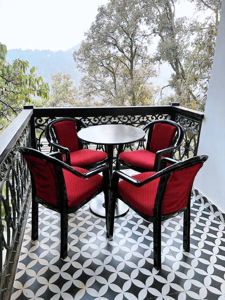 Zephyr Lakeview 2BHK Near Mall Road & Naini Lake — photo 3