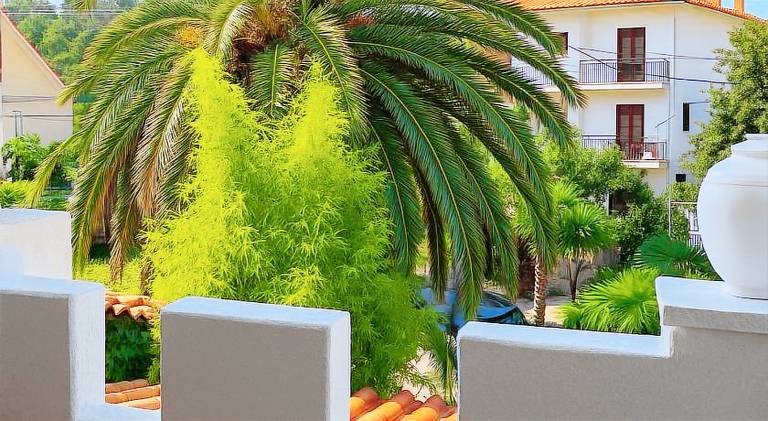 Villa with barbecue, patio & garden — photo 5