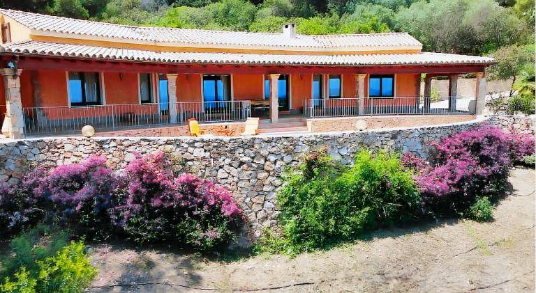 Villa with 3 rooms for 9 persons in Muravera