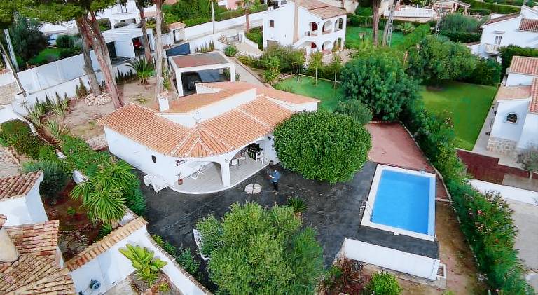 Villa with terrace, barbecue & yard in Mora