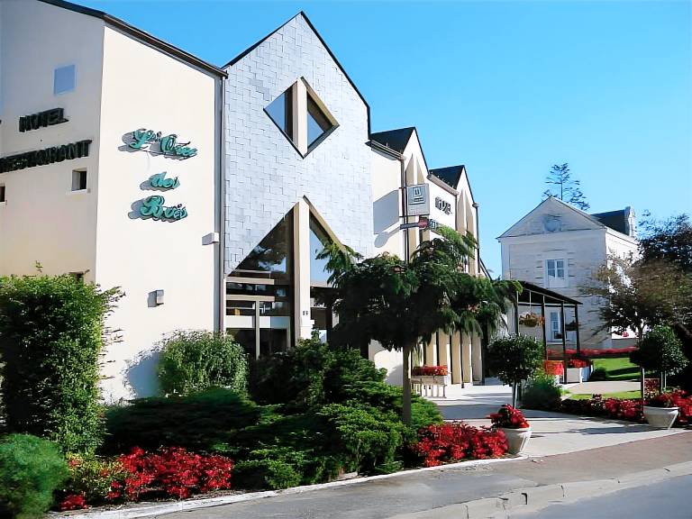 Logis Hotel Restaurant l'Oree Des Bois in Saumur