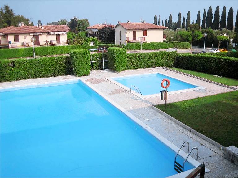 Holiday apartment with pool — photo 2