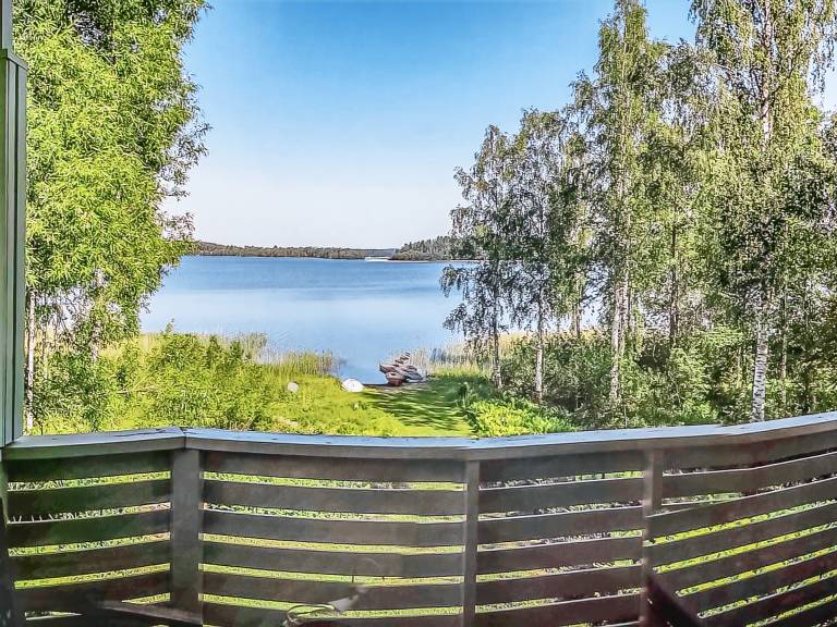 Vacation home with sauna & patio | Nature view — photo 3