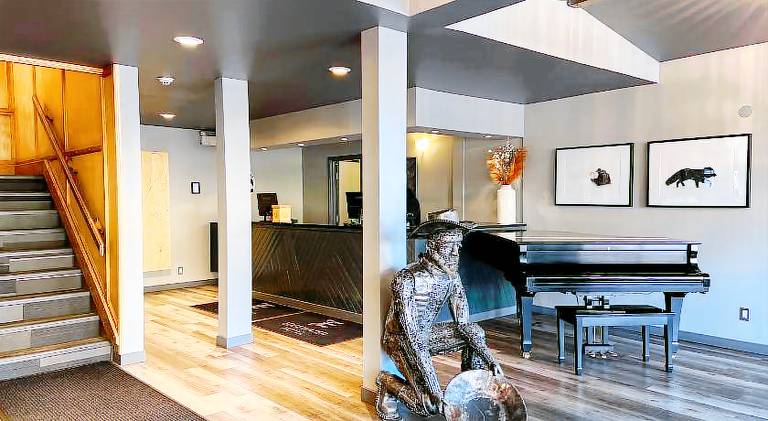 Edgewater Hotel — photo 2