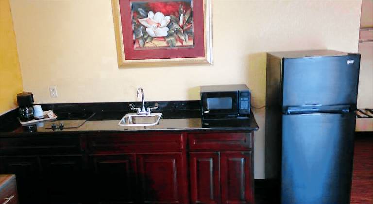 Village Inn Cotulla — photo 5