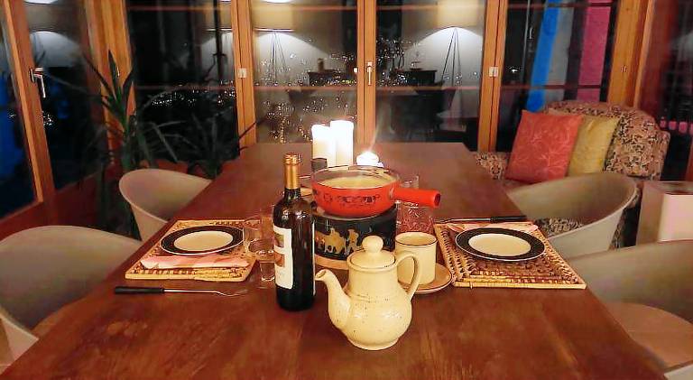 Chalet with hot tub — photo 4