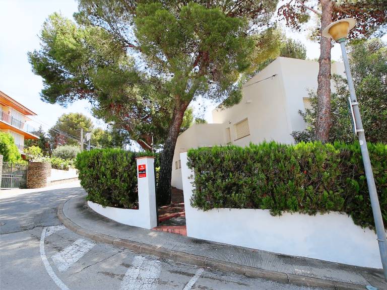 Fully equipped wonderful house with yard | Next to the beach | Pets allowed — photo 2