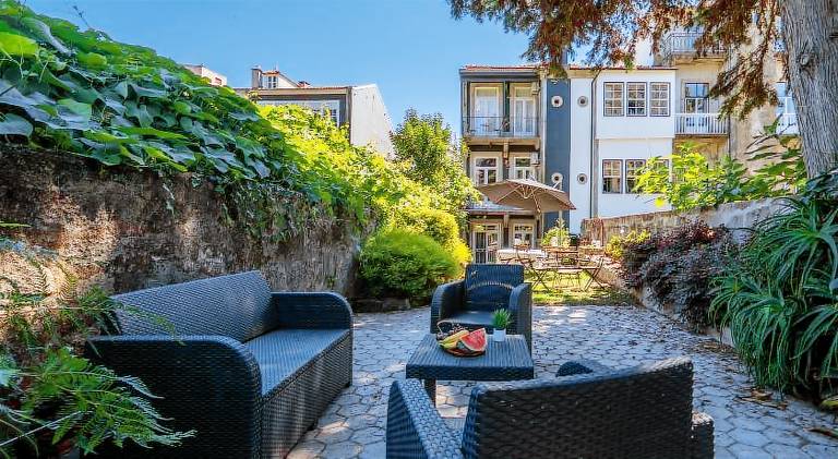 Host Wise - Homely Noble Flats - Garden & Jacuzzi — photo 3