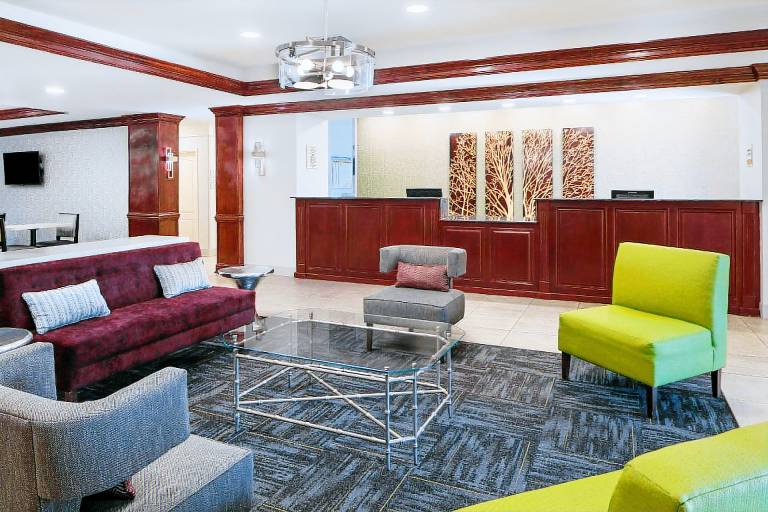 La Quinta Inn & Suites by Wyndham Savannah Airport - Pooler — photo 3