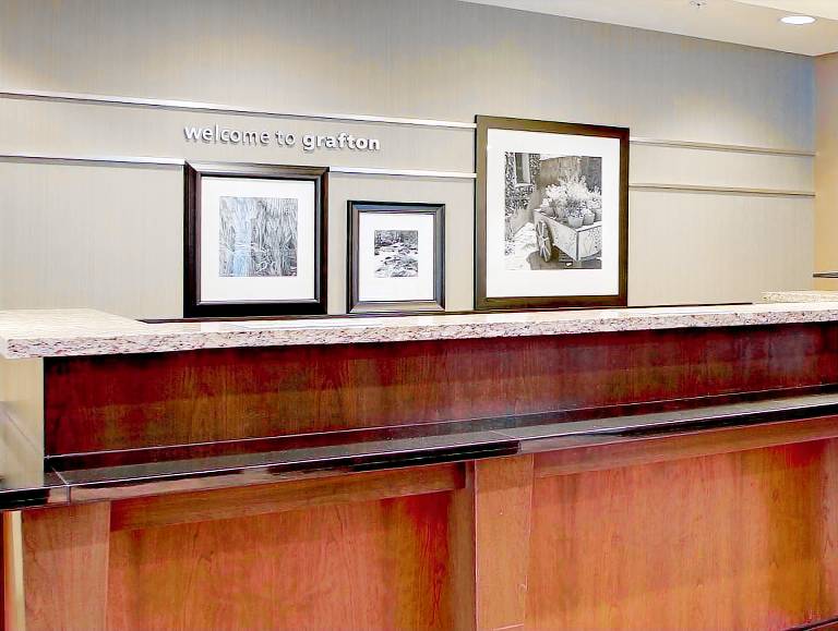 Hampton Inn & Suites Grafton — photo 3