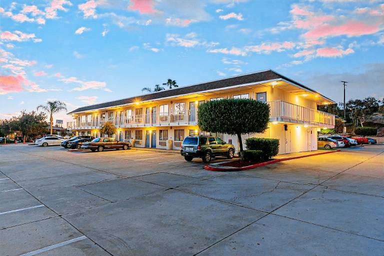 Motel 6 Temecula, CA - Historic Old Town — photo 4