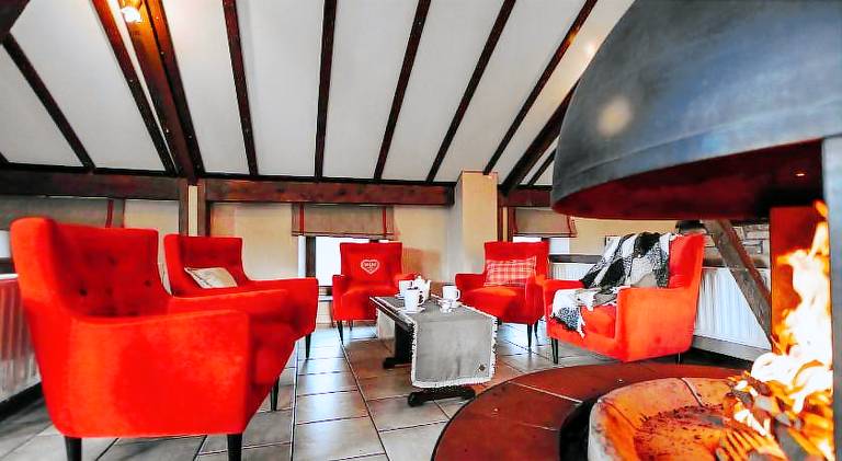 Chalet with hot tub in Malmedy
