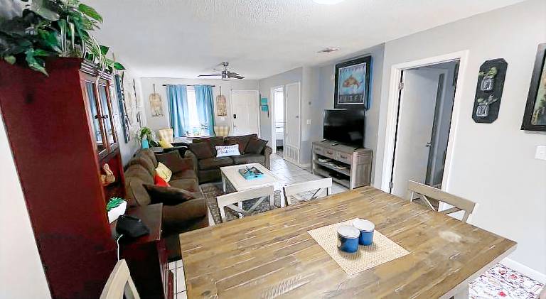 Charming vacation home | Pets allowed — photo 3