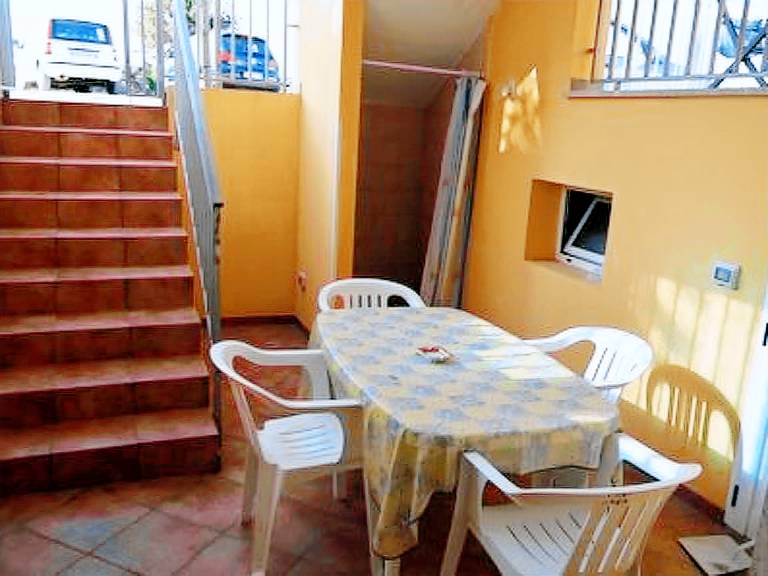 Holiday apartment with terrace — photo 2