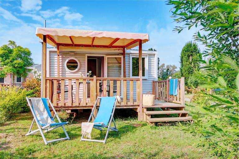 Pleasant camping with patio, garden & pool | Pet-friendly — photo 3