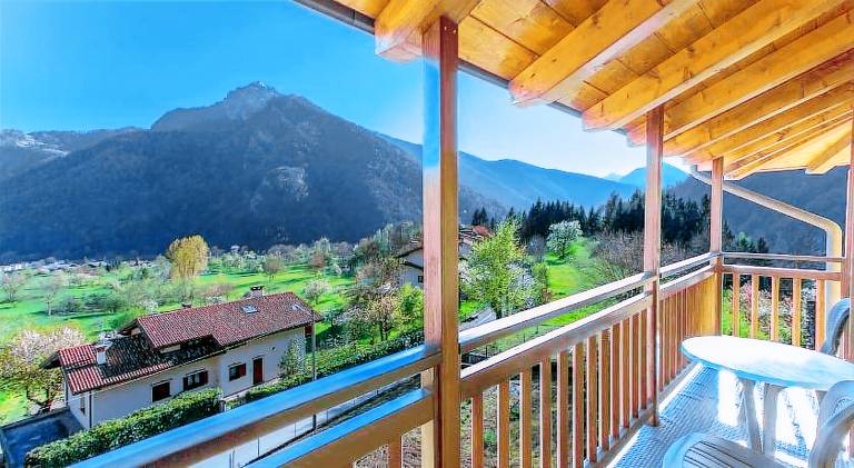 Rental apartment with barbecue & garden in Ledro