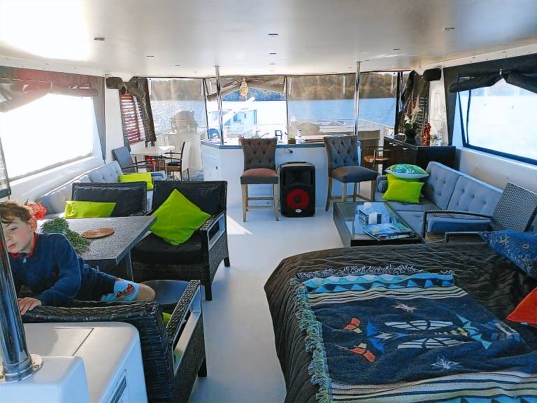 Houseboat Russell Island