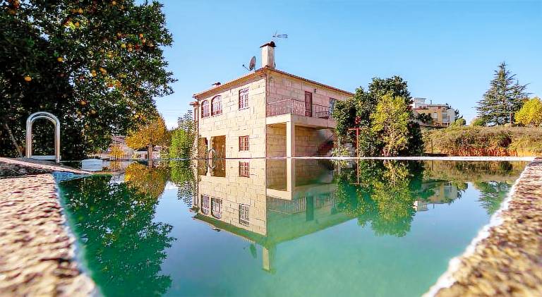 Vacation home with BBQ, terrace & private pool in Braga