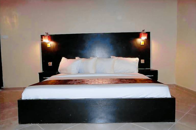 Posh Apartments Bussiness Hotel