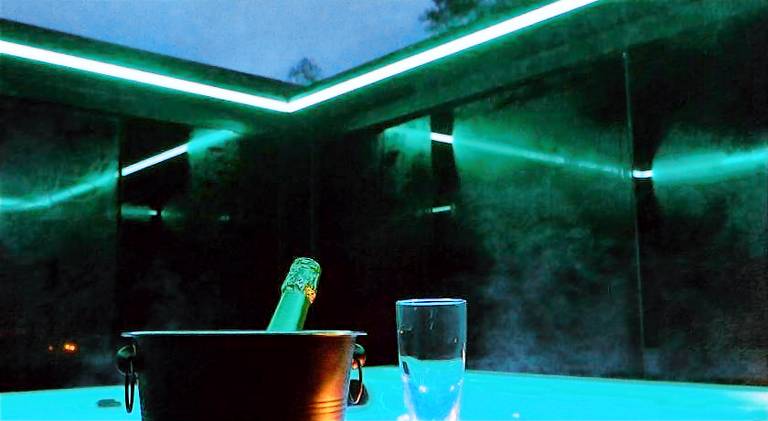 Rental apartment with jacuzzi | Pets allowed in Liege