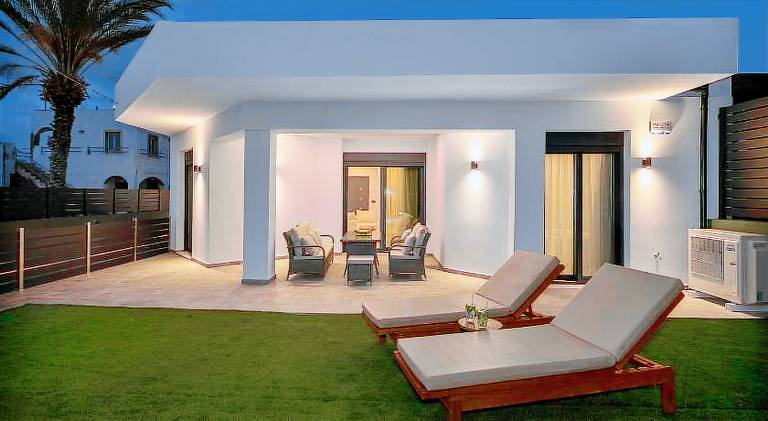 House with patio, grill & pool — photo 5